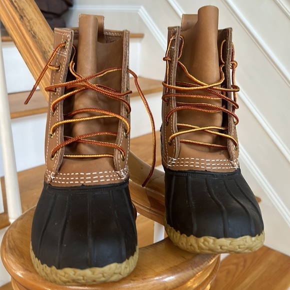 LL Bean Duck Boots woman's 7 (run large) - Picture 2 of 3